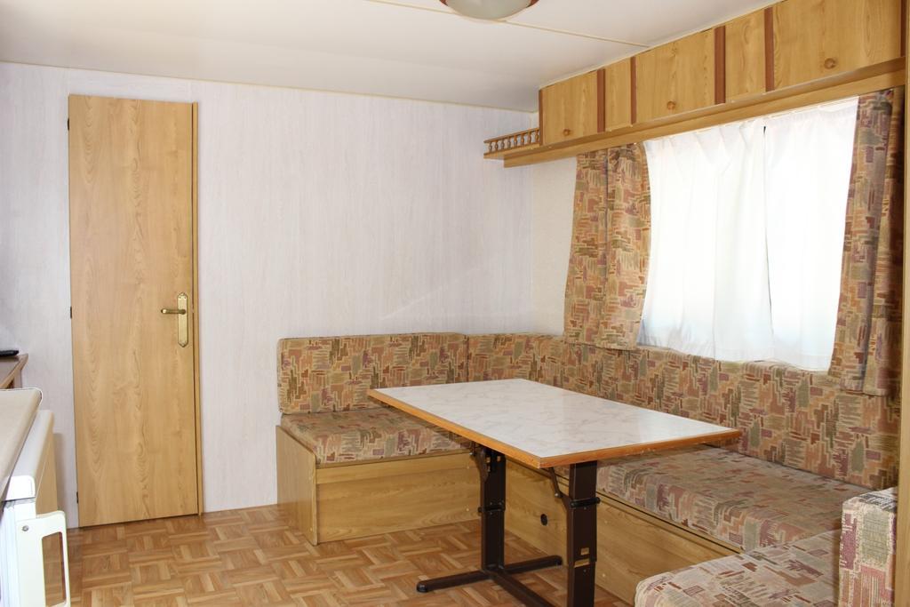Bungalows Pena Montanesa Aínsa Værelse billede