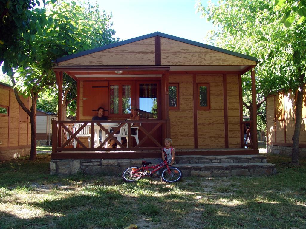 Bungalows Pena Montanesa Aínsa Værelse billede